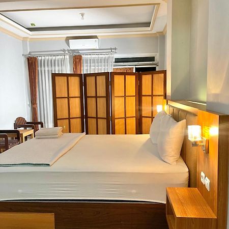 Wesbobo Inn Solo Bagian luar foto