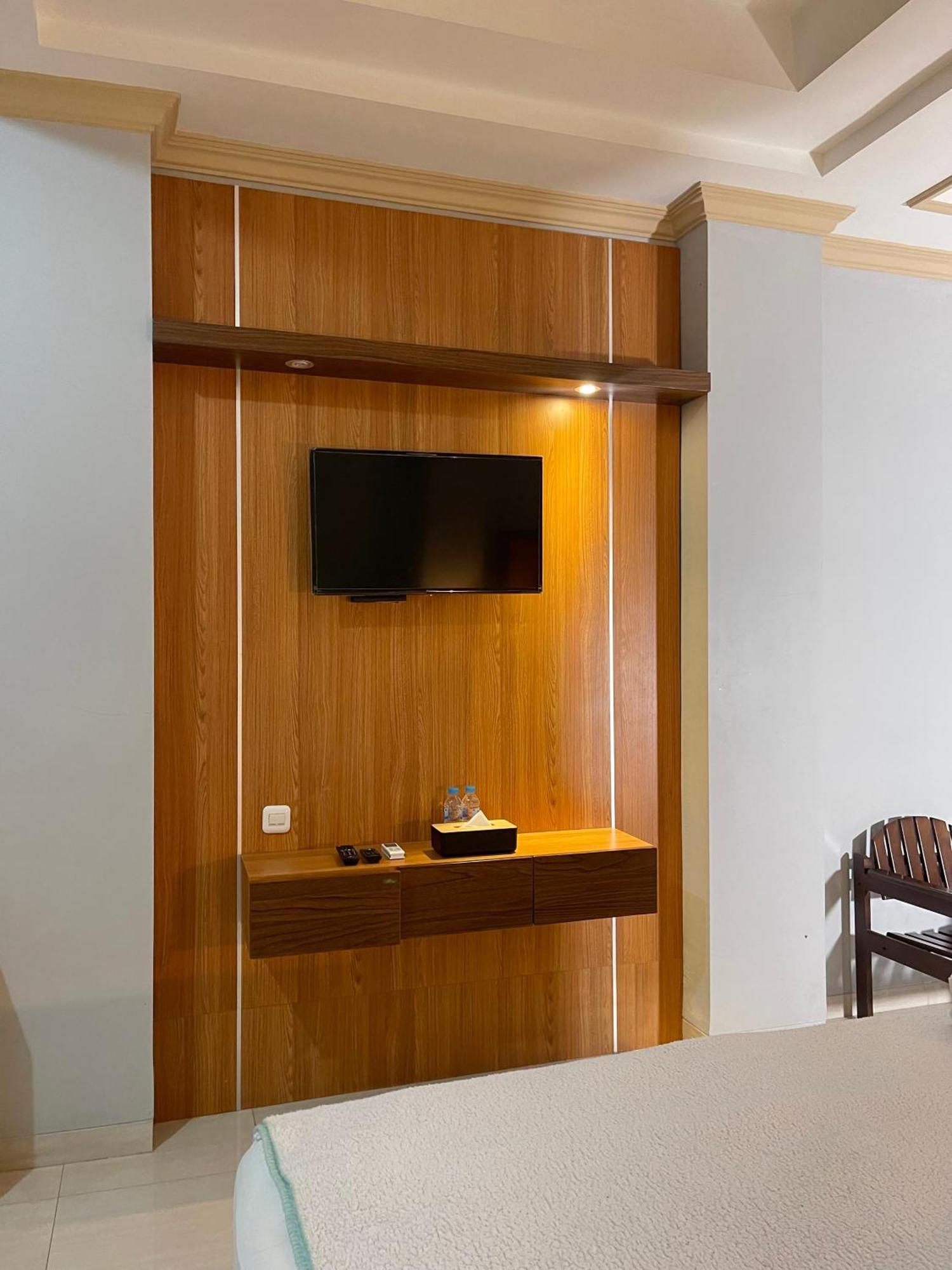 Wesbobo Inn Solo Bagian luar foto