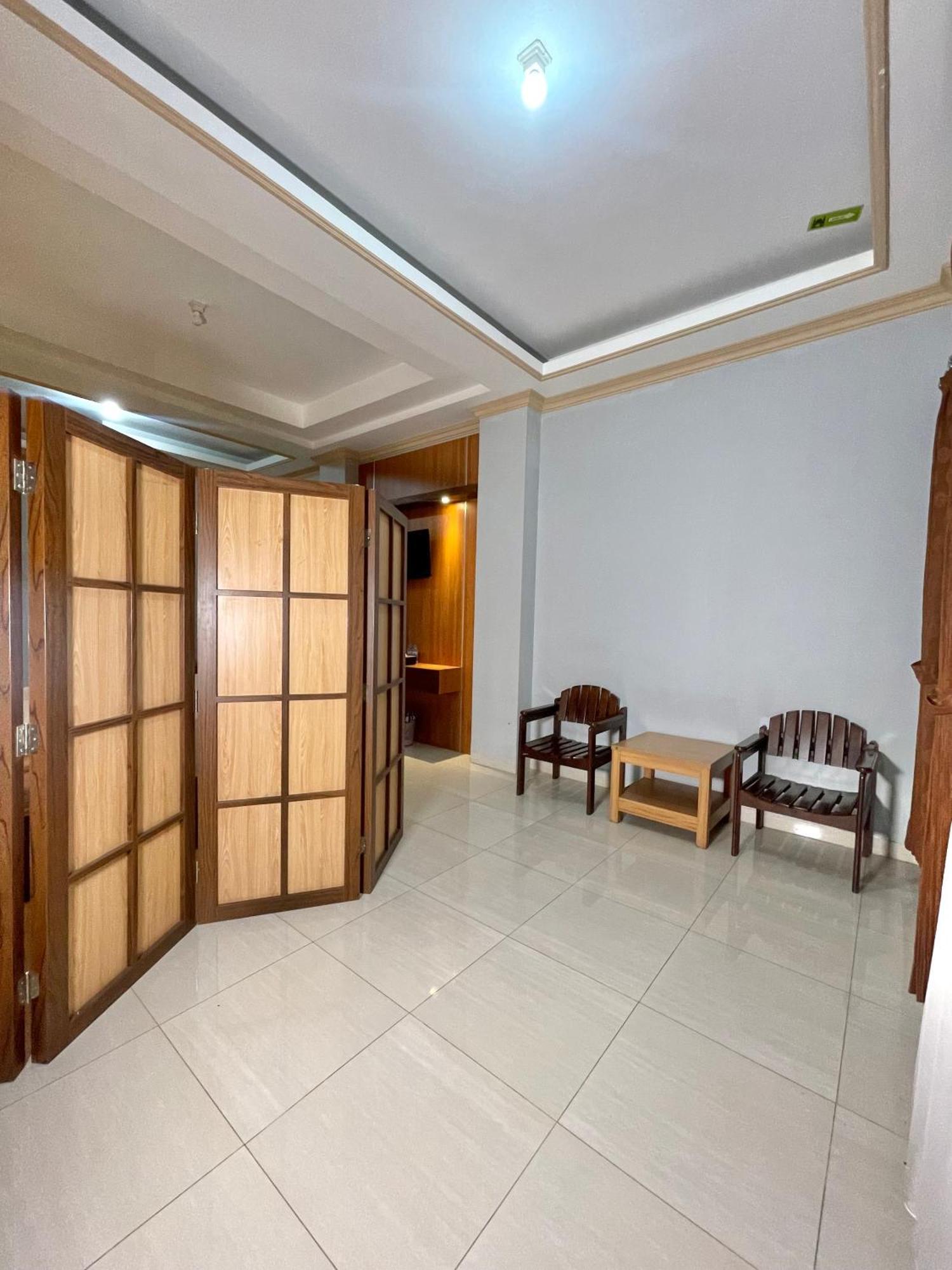 Wesbobo Inn Solo Bagian luar foto