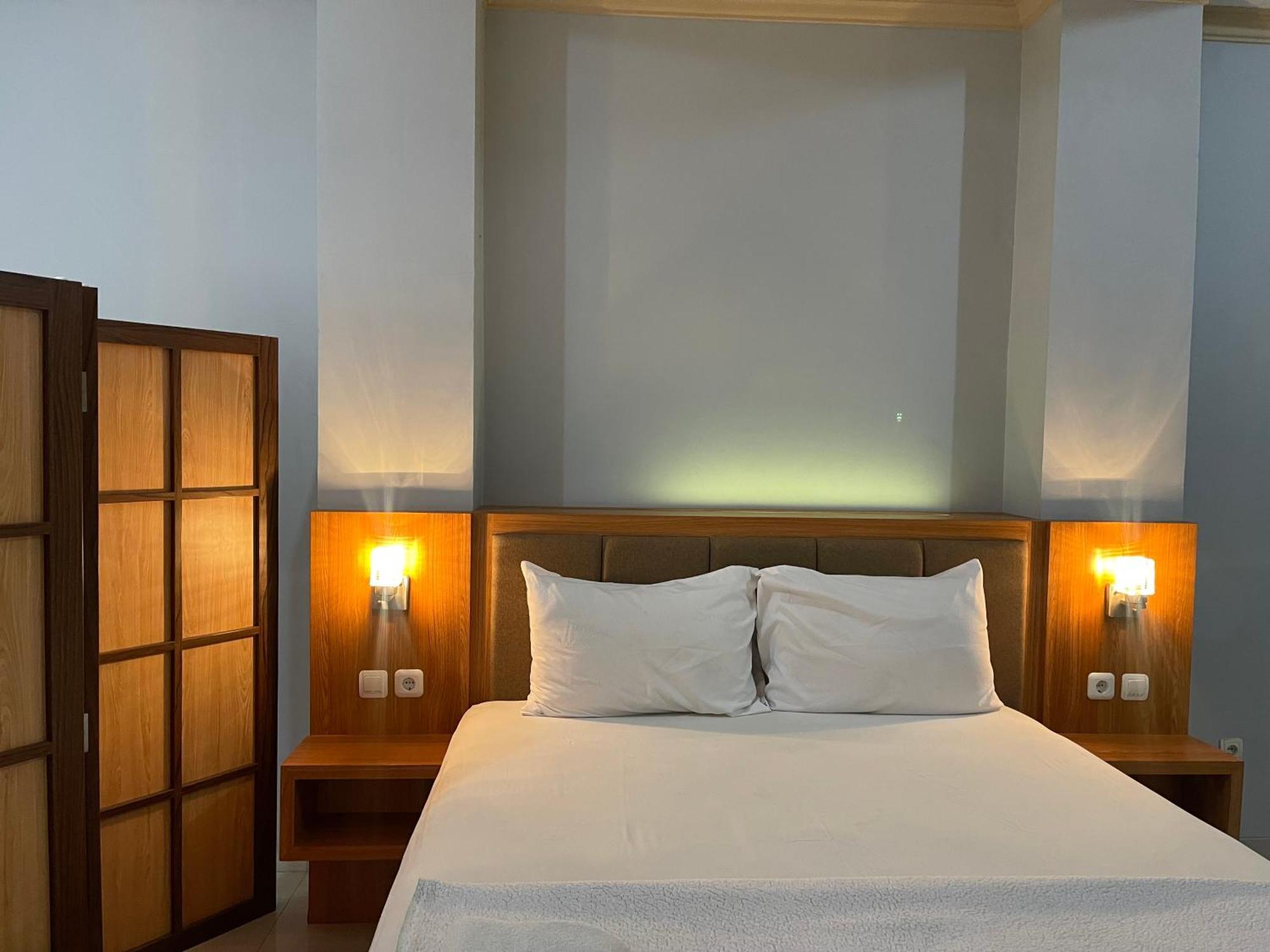 Wesbobo Inn Solo Bagian luar foto