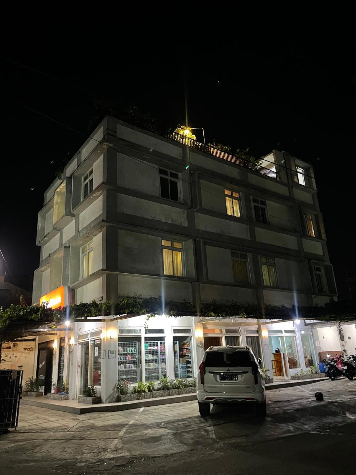 Wesbobo Inn Solo Bagian luar foto